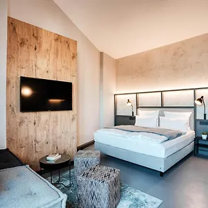 4* Апарт-отель Cloud No7 Lofts